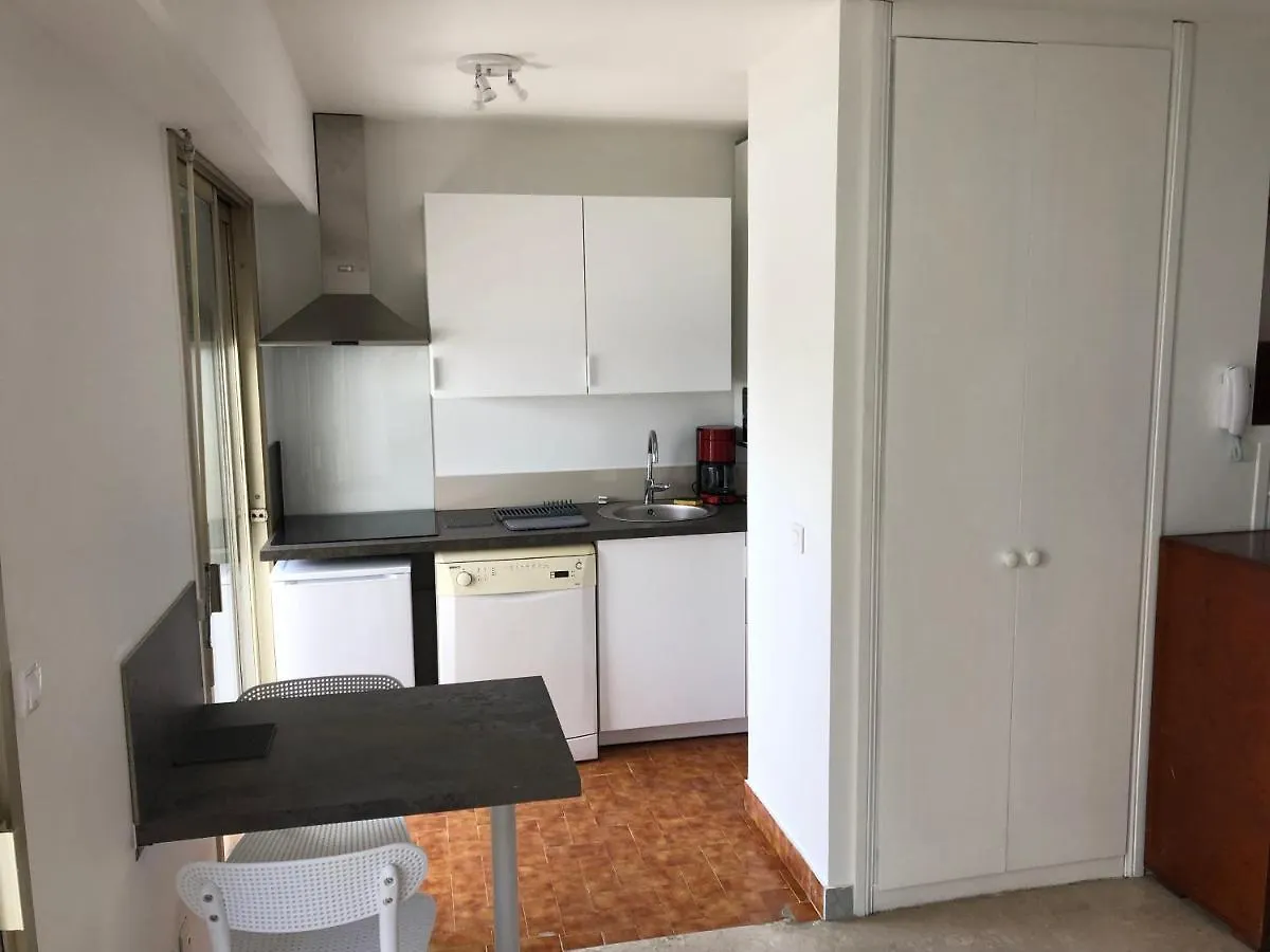 Apartment Juan-Les-Pins Residentiel, Grand Studio Proche Plages Et Commerces Antibes France