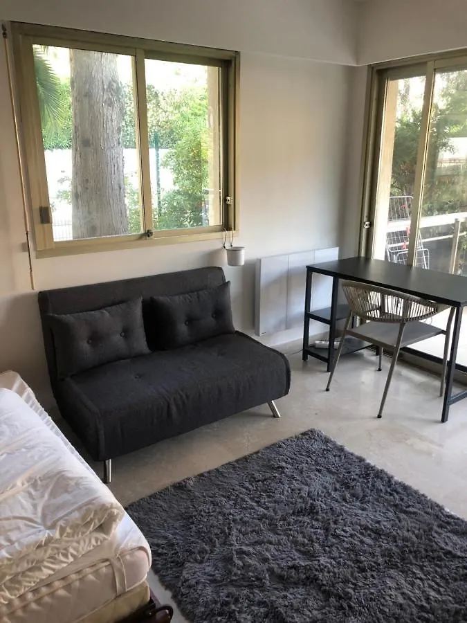 Apartment Juan-Les-Pins Residentiel, Grand Studio Proche Plages Et Commerces Antibes