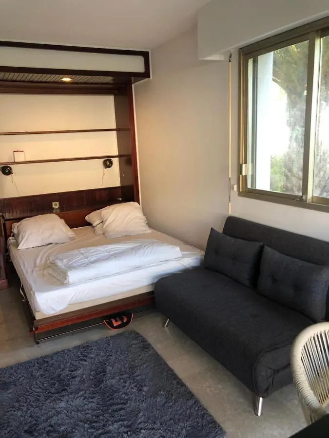 Juan-Les-Pins Residentiel, Grand Studio Proche Plages Et Commerces Antibes 0*,