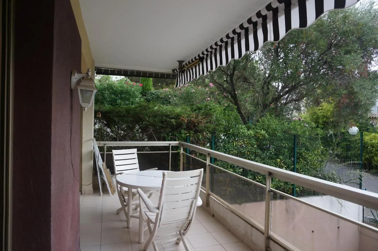 Juan-Les-Pins Residentiel, Grand Studio Proche Plages Et Commerces Antibes